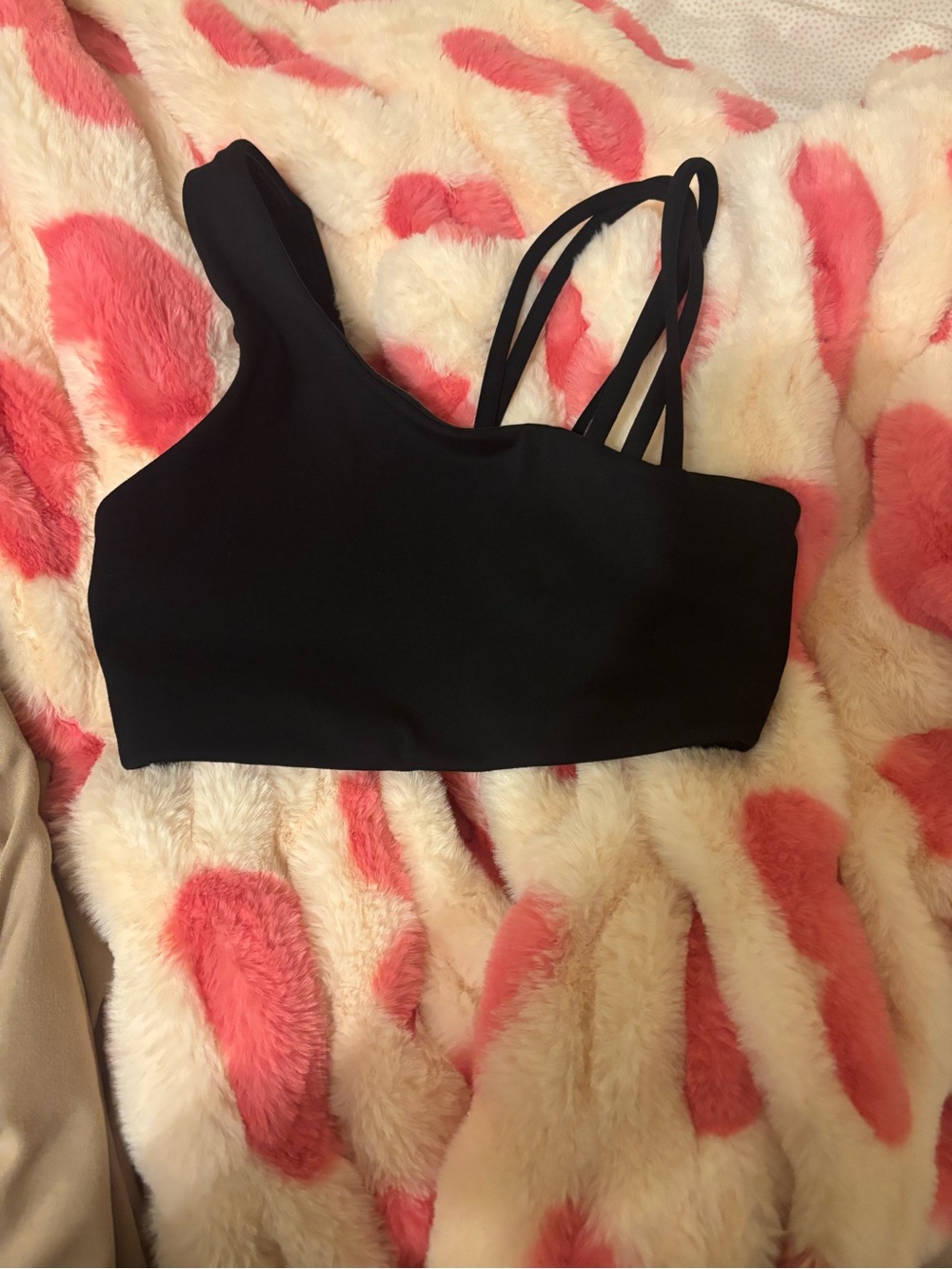 Black One-Shoulder Strappy LSKD sports bra